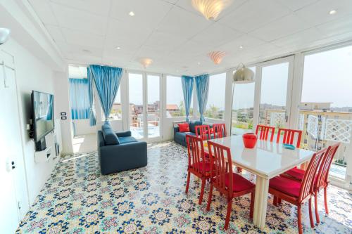 "Over The Moon" Apartment