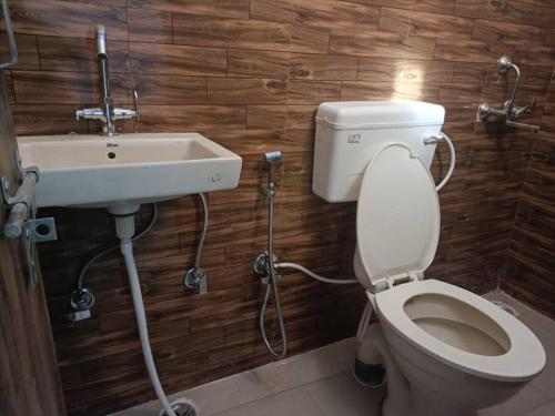 Phòng tắm tại Retreat by Walias Entire Farm Pet-Friendly Sports