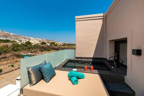 The Penthouse Santorini, Kamari, Thira