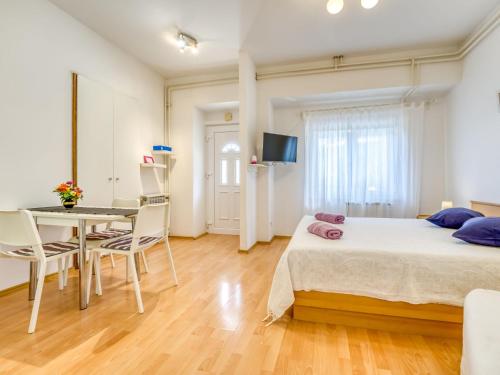Apartment Emil-2 by Interhome