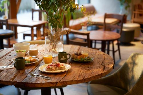 Mad på hotellet eller i nærheden