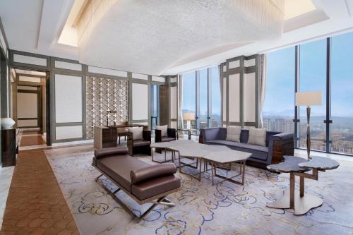 Χώρος καθιστικού στο Sheraton Qingdao Licang Hotel