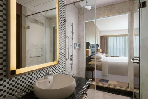Koupelna v ubytování Four Points by Sheraton Danang