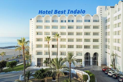 モハカルにあるHotel Best Indaloのホテルベストインドの景色を望めます。