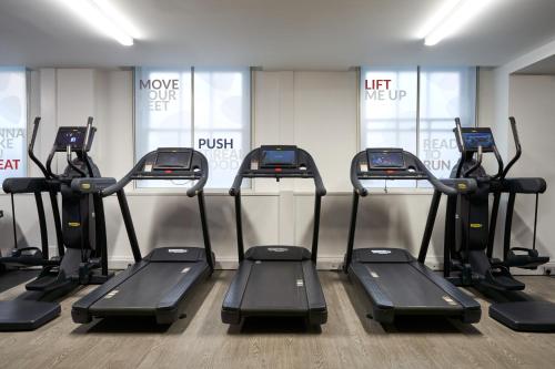 Fitness centrum a/nebo fitness zařízení v ubytování The Cumberland, London