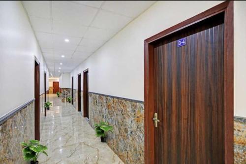 ノイダにあるHotel O K R Resdiancy Near Botanic Garden Of Indian Republicのギャラリーの写真