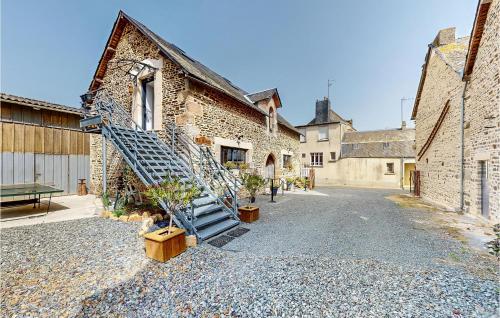 Cozy Apartment In Neuilly Le Vendin