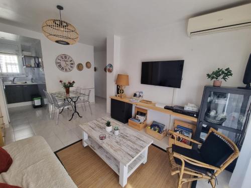 Fotografia z galérie ubytovania Lovely one bedroom with balcony v destinácii Roses