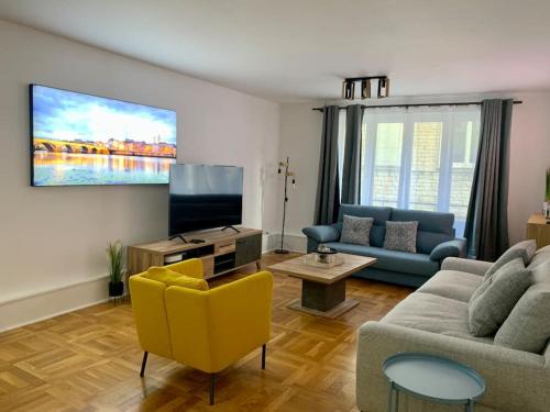 Maison Okaina, Sauna, Au centre-ville de Macon