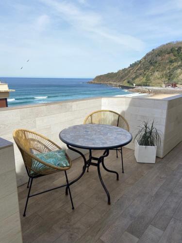 BrisasVTsansebastian In Zurriola Beach, Penthouse, sea views