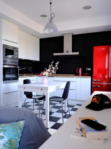 BrisasVTsansebastian In Zurriola Beach, Penthouse, sea views