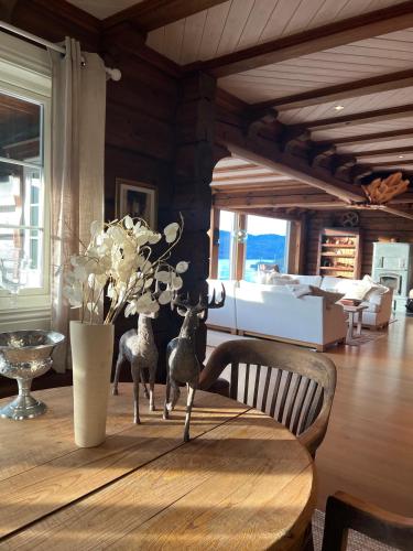 Gallery image of "SoFly Lodge", Charm and Elegance in Noresund