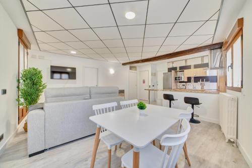 Apartamento Juan Pintxame by Clabao