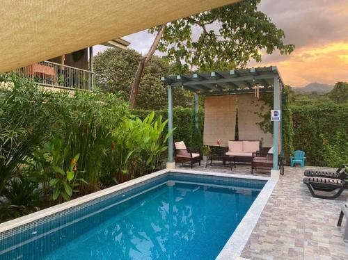 Πισίνα στο ή κοντά στο Beautiful studio-apartment near the beach