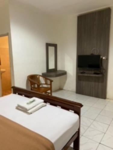 Televisyen dan/atau pusat hiburan di Belvena Makati Hotel