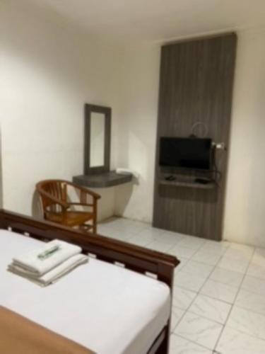 Televisyen dan/atau pusat hiburan di Belvena Makati Hotel