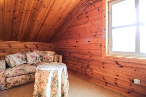 Ruang duduk di Charming 4-bed Chalet, Mountain Views, Double Garage