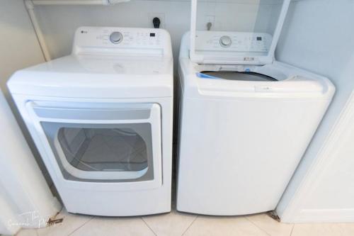Φωτογραφία από το άλμπουμ του 2BR, 2BA - Pets Stay for Free - Fall Specials σε Fort Pierce