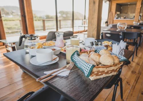Options de petit-déjeuner proposées aux clients de l'établissement Hotel Puerto Madera by DOT Boutique