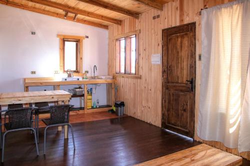 Kuchyň nebo kuchyňský kout v ubytování Ocho Aguilas Eco Lodge