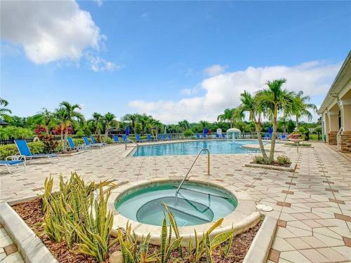 Lux 4BrVilla Hot Tub Grill Private Heated Pool photo 41