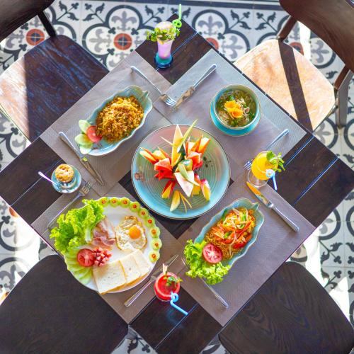 Mad på resortet eller i nærheden