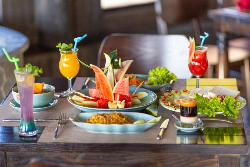 Mad på resortet eller i nærheden