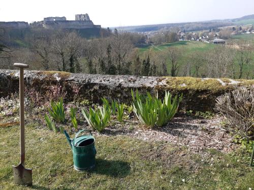 LOCATION à COUCY LE CHATEAU – Photos 2