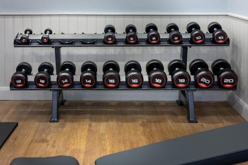 Fitness centrum a/nebo fitness zařízení v ubytování The Stones Hotel