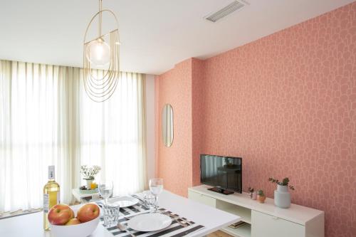 SingularStays Mar44
