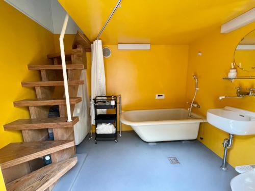 1 stop to Shinjuku! Central NAKANO! up to 3ppl.cozy bright room.
