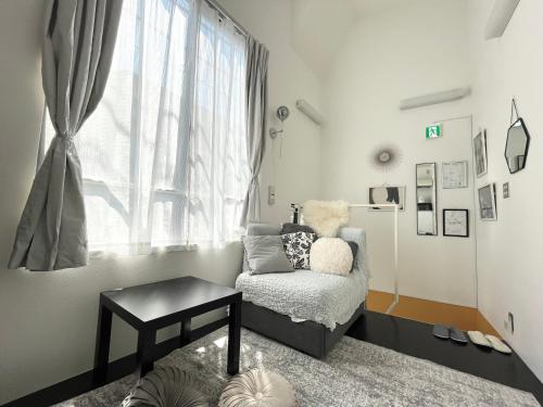 1 stop to Shinjuku! Central NAKANO! up to 3ppl.cozy bright room.