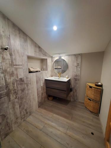 Vannituba majutusasutuses Chambre 25m2 avec salle de douche