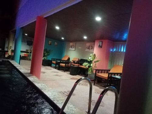 Ruang duduk di Colorize Boutique Hotel