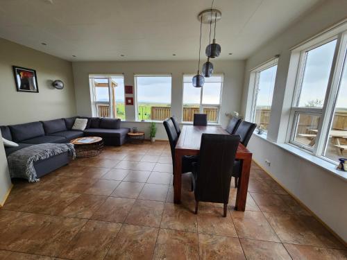 Posezení v ubytování Skeiðvellir Villa