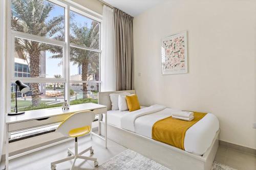 Postel nebo postele na pokoji v ubytování StoneTree - Furnished 2 BR with Maids Room in Dubai Marina