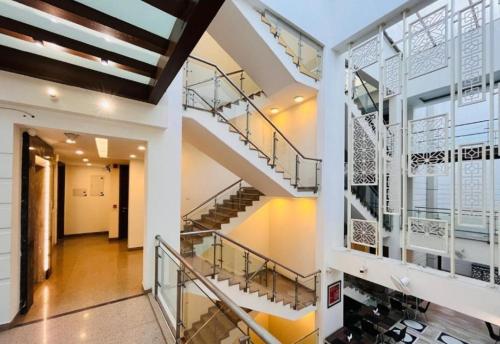 Φωτογραφία από το άλμπουμ του Hotel Aura IP Grand Karkardooma Metro Station New Delhi στο Νέο Δελχί
