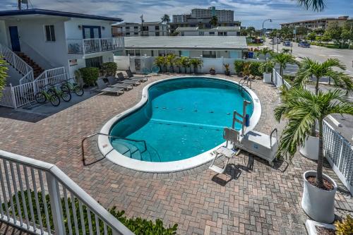 an image of a swimming pool at a resort at Blue Strawberry by the Sea in Fort Lauderdale