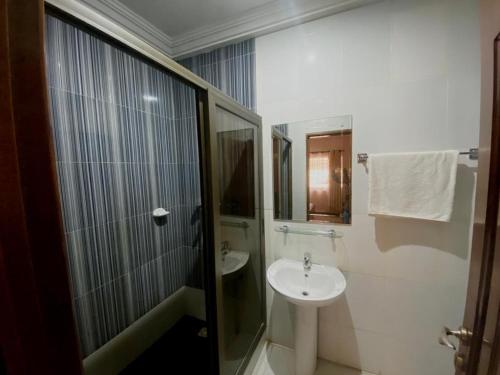 Kene-Bi Executive Lodge – Photos 2