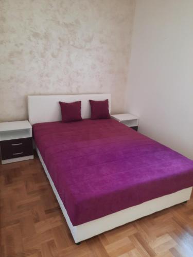 Ένα ή περισσότερα κρεβάτια σε δωμάτιο στο Beograd, Apartment Famous Two bedrooms