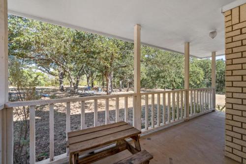 Gallery image of Quiet 4BR Farmhouse: Ideal Family Retreat in Whitney