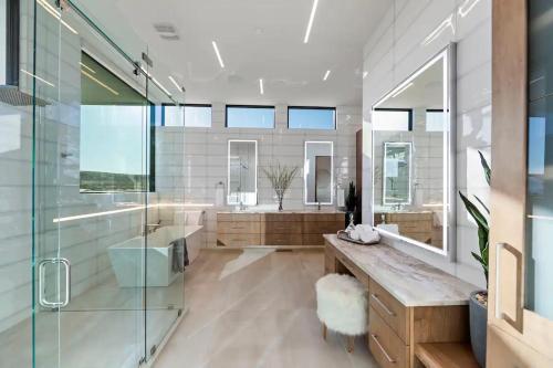 Ένα μπάνιο στο MASTERPIECE at Copper Rock!