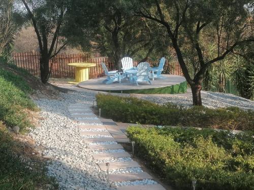 Κήπος έξω από το JB Countrylife Accommodation