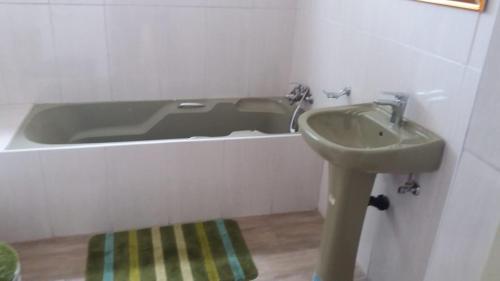 Ένα μπάνιο στο JB Countrylife Accommodation