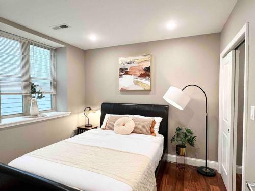 405 Spacious and superior 1BDR APT in center city Image