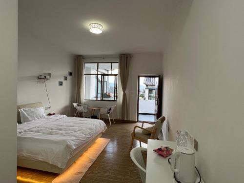 Postel nebo postele na pokoji v ubytování Monster B&B