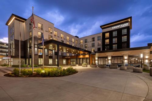 Top Hotels in St. Paul, MN