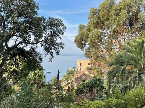 Maison Rayol-Canadel-sur-Mer, 5 pièces, 8 personnes - FR-1-100-318