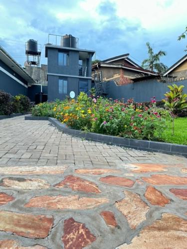 Taman di luar Oasis Villa Home Kampala