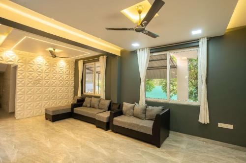 Χώρος καθιστικού στο SAI 4BHK VILLA ALIBAUG